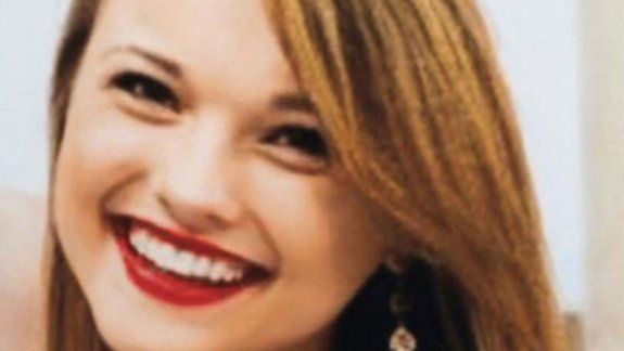 La intervención completa incluyó frente, párpados superiores e inferiores, cuencas del ojo, nariz, boca y labios, las mejillas, las mandíbulas superior e inferior, dientes y varios músculos.