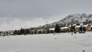 El turismo que no fue: la nieve tapó el finde XXL en la cordillera neuquina