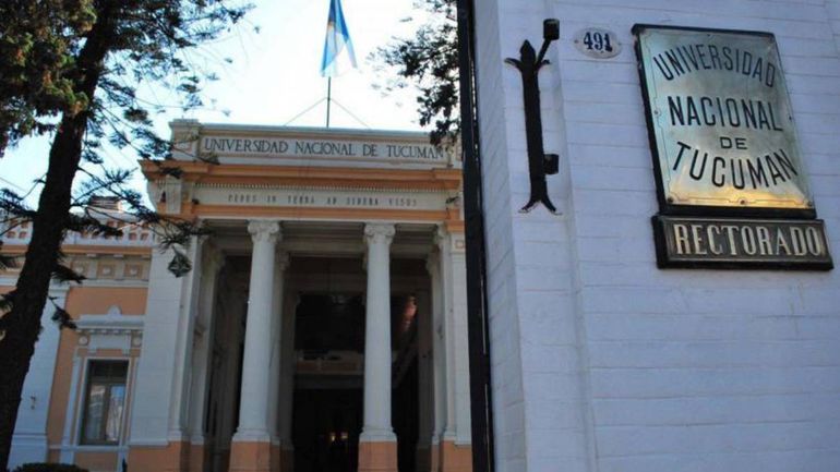 Escándalo en la Universidad Nacional de Tucumán: denuncian que alumnos aprueban a cambio de dinero y favores sexuales