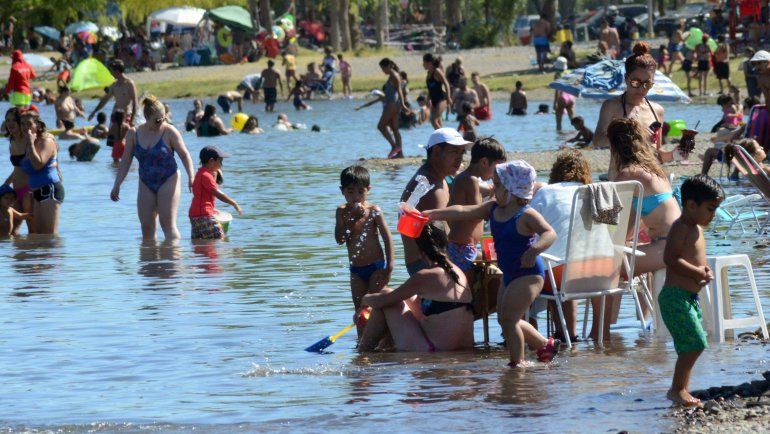 Neuquén Fue La Ciudad Más Calurosa Del País Y La Gente Copó El Río