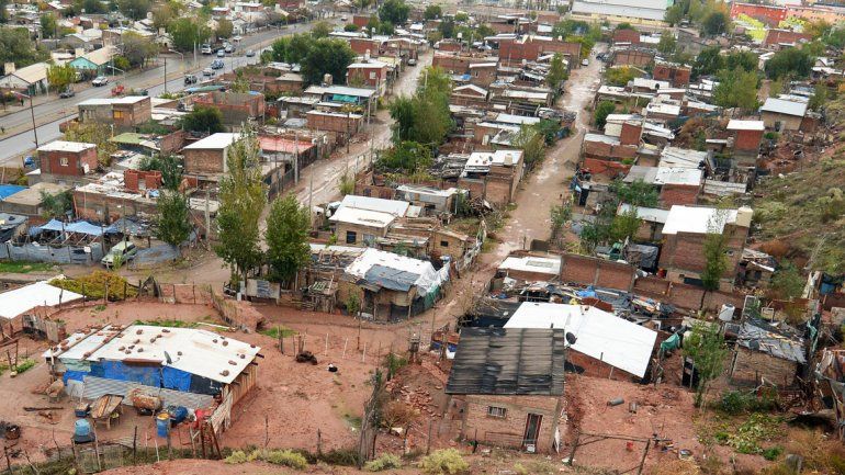 Denuncian a la Muni por una mala conexión de agua