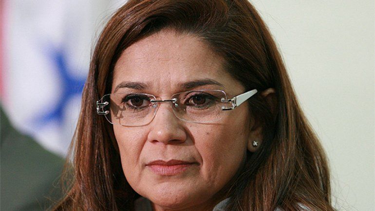 Clarice de Andrade mandó a la joven a la misma celda con 30 hombres.