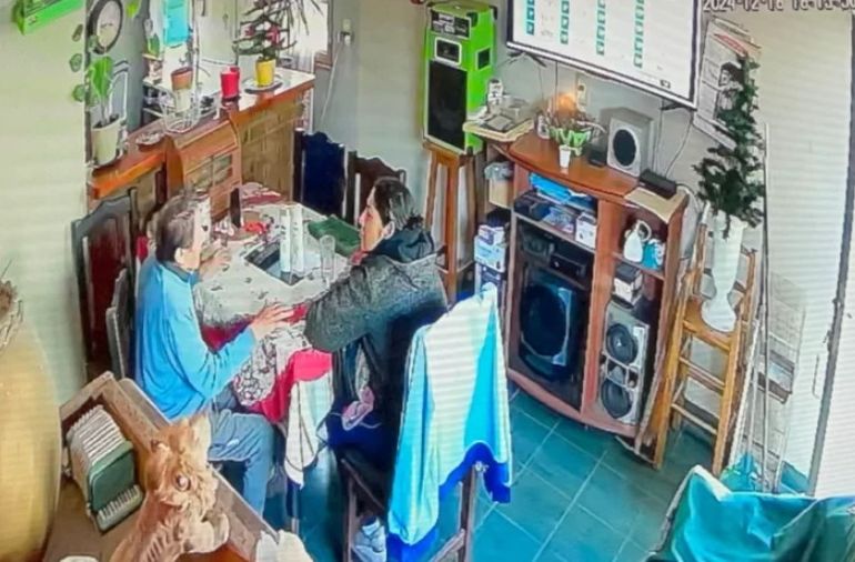 Río Gallegos: dijo que vendía champú para alimentar a sus hijos pero era una ladrona. Río Gallegos: dijo que vendía champú para alimentar a sus hijos pero era una ladrona.