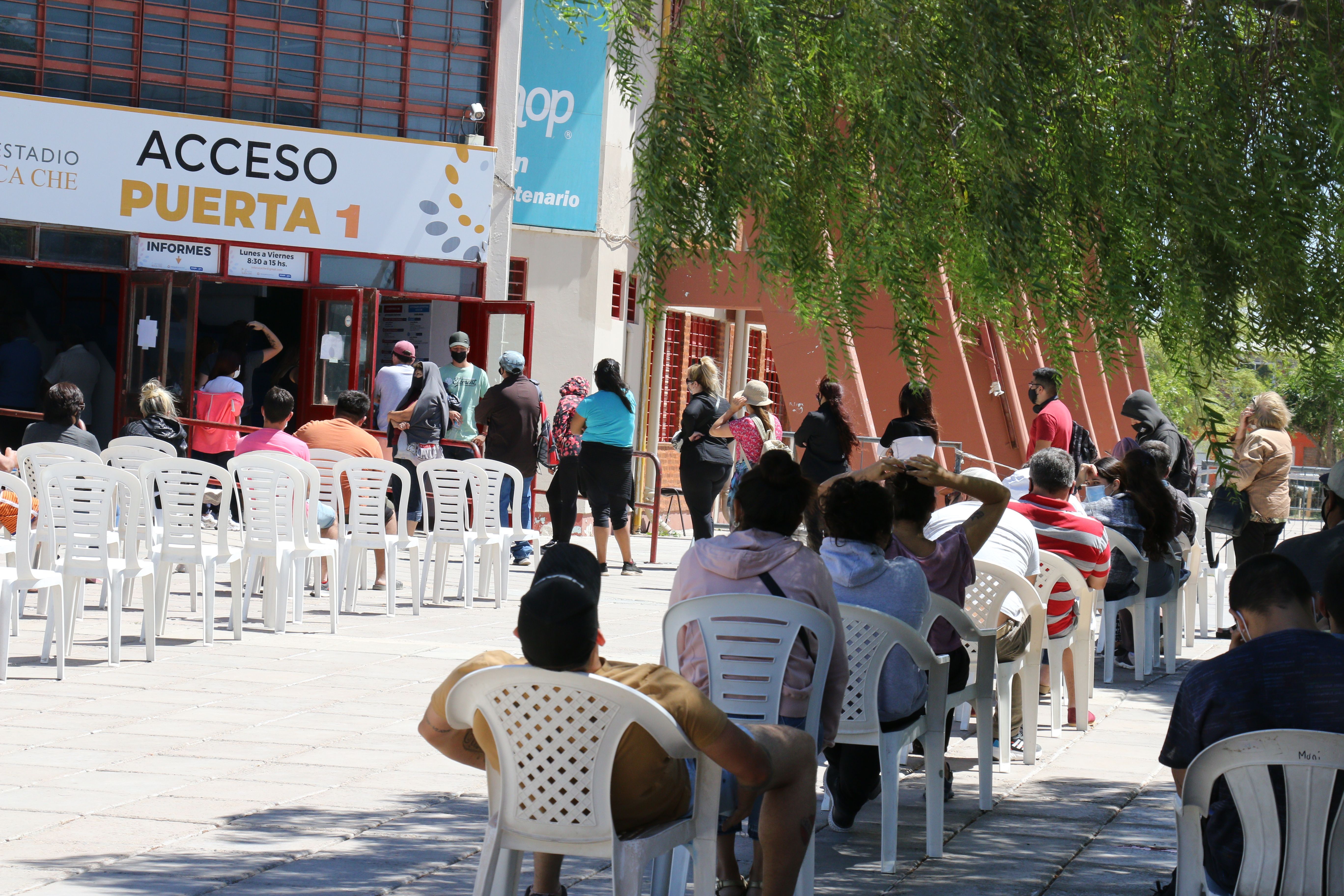Tercera ola: otros dos muertos por COVID y 1434 nuevos contagios