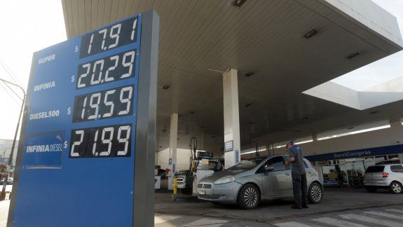 Suben los precios mayoristas de los combustibles
