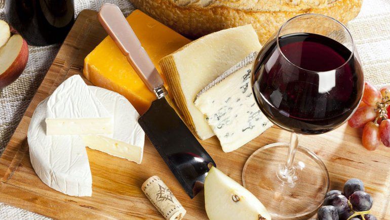 Los mejores estilos de vinos para cada tipo de queso