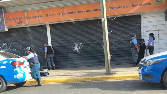 Susto: megaoperativo por un pasajero armado en un cole