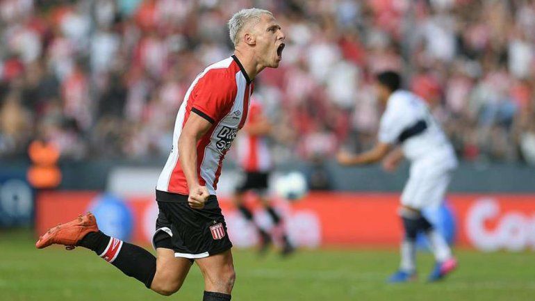 El Pincha se adueñó del clásico platense y no quiere bajarse de la pelea