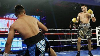 El terrible nocaut que sufrió el Maguito Coria. El terrible nocaut que sufrió el Maguito Coria.