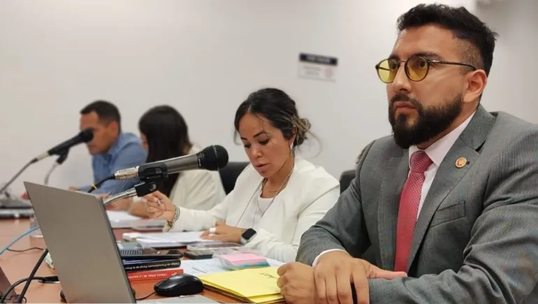 El fiscal Juan Manuel Narváez y la asistente letrada Tanya Cid, persiguieron penalmente a Del Río por estafa. El fiscal Juan Manuel Narváez y la asistente letrada Tanya Cid, persiguieron penalmente a Del Río por estafa.