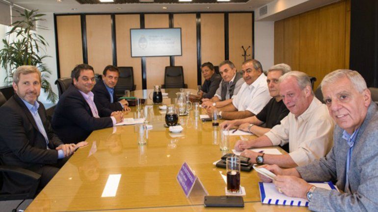 Acuerdan elevar el mínimo no imponible a $37.000 para casados con dos hijos