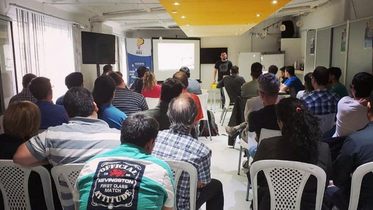 Capacitan a dueños de pymes en delegar para ser eficientes