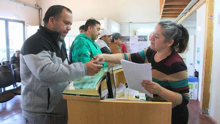 Arrancó el canje de licencias de conducir en Centenario