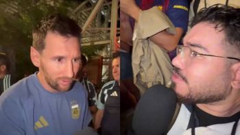 una nota inolvidable: el emotivo gesto de messi con un periodista con discapacidad una nota inolvidable: el emotivo gesto de messi con un periodista con discapacidad