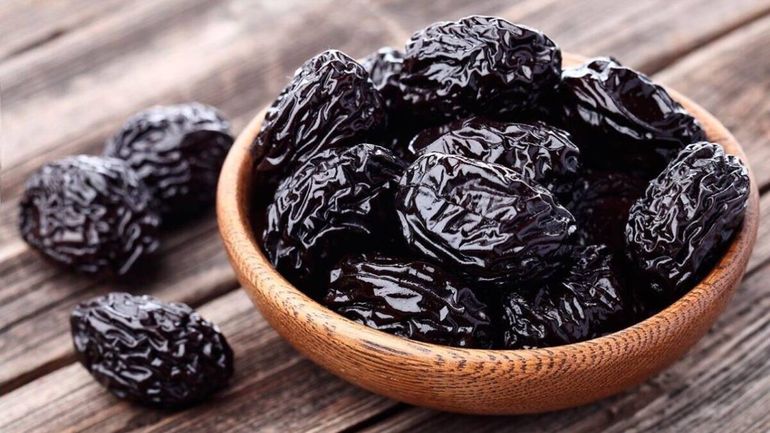 La ciruela es una fruta con múltiples propiedades, además de ayudar a ganar masa muscular, es antooxidante, ayuda a controlar la azúcar en sangre y mejora la salud ósea. Foto: Google. La ciruela es una fruta con múltiples propiedades, además de ayudar a ganar masa muscular, es antooxidante, ayuda a controlar la azúcar en sangre y mejora la salud ósea. Foto: Google.