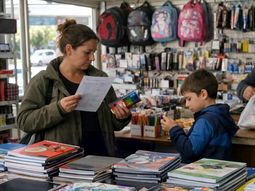 El gobierno de Río Negro lanzó una campaña especial con descuentos, reintegros y financiación en comercios. El gobierno de Río Negro lanzó una campaña especial con descuentos, reintegros y financiación en comercios.