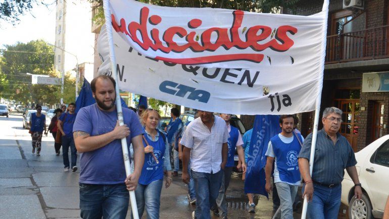 Los judiciales aún no cierran el aumento salarial de este año.