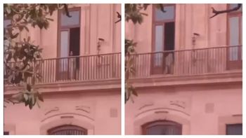 La imagen de una mujer en la ventana de un edificio público de México causó numerosas especulaciones y una llamativa explicación oficial. La imagen de una mujer en la ventana de un edificio público de México causó numerosas especulaciones y una llamativa explicación oficial.