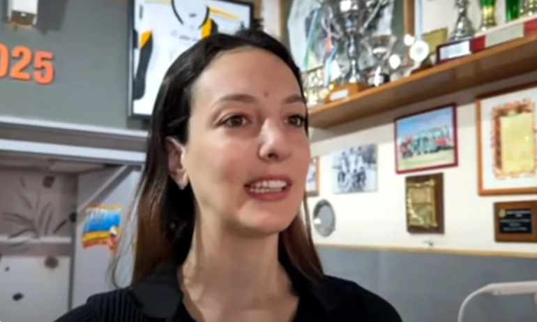 María Belén, la dueña de la agencia donde el portero de escuela jugó la boleta del Quini 6 que le cambiará la vida. María Belén, la dueña de la agencia donde el portero de escuela jugó la boleta del Quini 6 que le cambiará la vida.