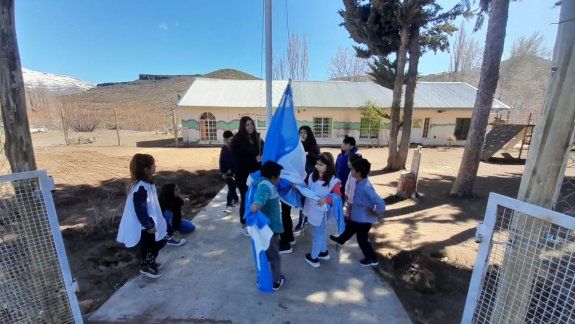 Estudiantes del norte neuquino quieren conocer el mar