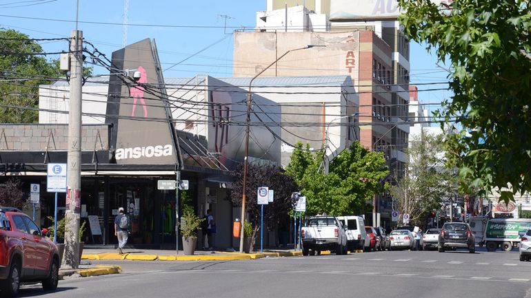 Presentaron el primer shopping a cielo abierto en el microcentro neuquino