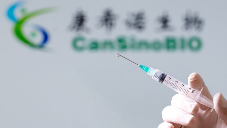 Cafiero confirmó que analizan usar la vacuna CanSino como segunda dosis de Sputnik V
