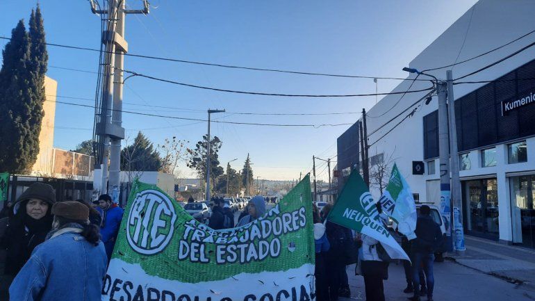 Varios reclamos sociales complican el tránsito en el centro