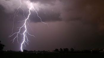 cuatro futbolistas murieron por un rayo que cayo en pleno partido cuatro futbolistas murieron por un rayo que cayo en pleno partido