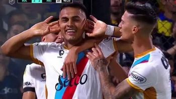 la cargada de arsenal a boca por el gol que le hizo sacando del medio la cargada de arsenal a boca por el gol que le hizo sacando del medio