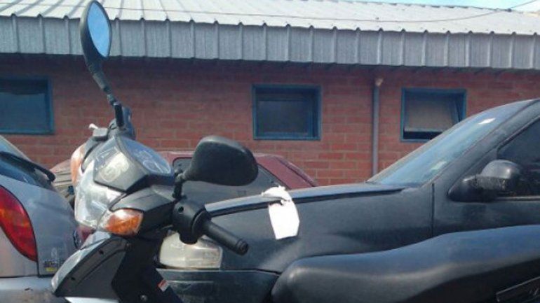 La moto Yamaha Crypton fue secuestrada el mismo sábado del robo.