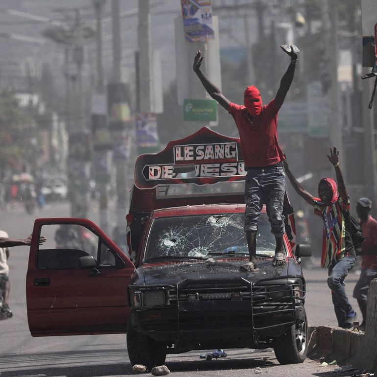 Las pandillas controlan las calles en Haití. Las pandillas controlan las calles en Haití.