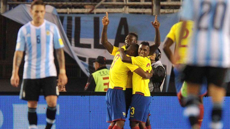 El histórico festejo de los ecuatorianos y la resignación de Biglia. Papelón de la Selección.
