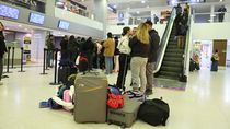 flybondi lo hizo otra vez: caos en el aeropuerto de neuquen por vuelos cancelados