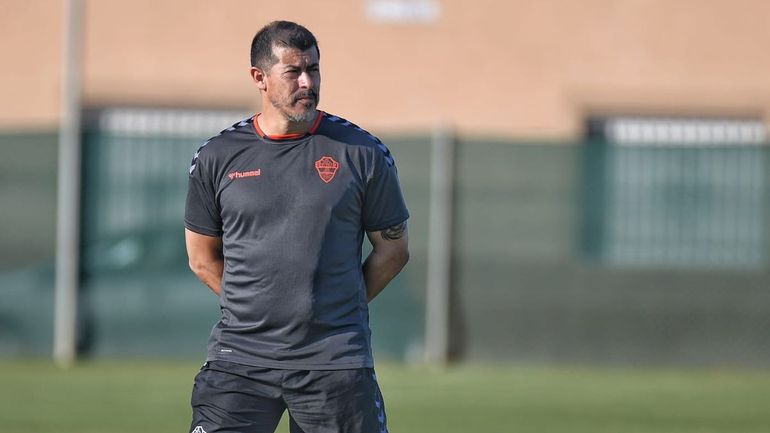 Jorge Almirón viene de un flojo paso por el Elche de España.