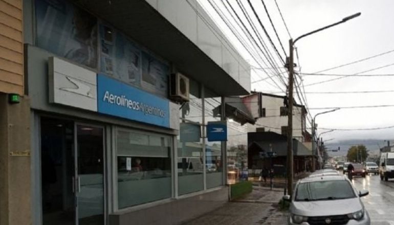 La oficina de Aerolíneas Argentinas en Ushuaia, una de las que cierran. La oficina de Aerolíneas Argentinas en Ushuaia, una de las que cierran.