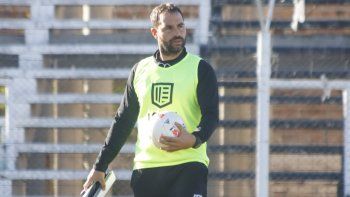 alecha, dolorido por su salida de cipo: tuve mi oportunidad y la perdi alecha, dolorido por su salida de cipo: tuve mi oportunidad y la perdi