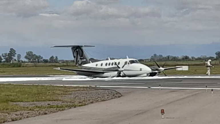 Video: el dramático aterrizaje de un avión en emergencia