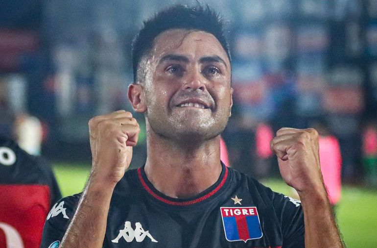 Y va el tercero, otra vez: el Pity Martínez volvió al gol en el 3 a 1 de Tigre sobre Racing