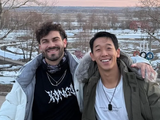Martín Ku junto a Nicolás Grosman en Rusia durante la grabación del video. Foto: redes sociales.