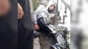 ladron se refugio en la casa de su victima para que no lo linchen ladron se refugio en la casa de su victima para que no lo linchen