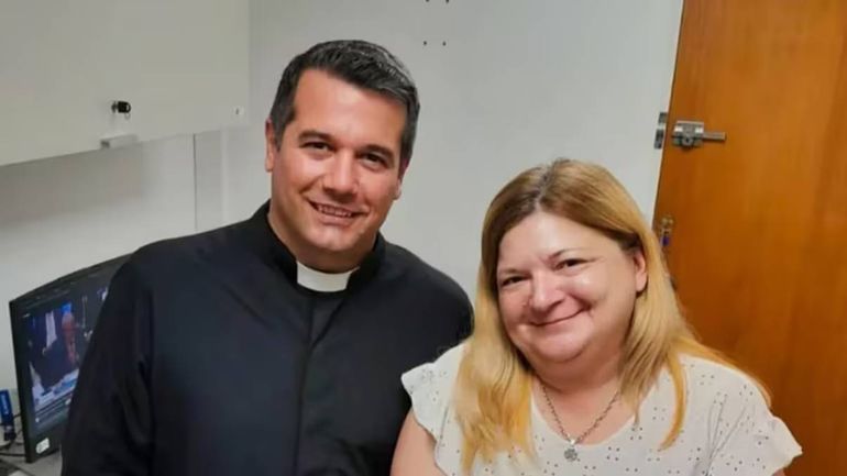 El sacerdote Javier Olivera fue echado de la Diócesis Zárate-Campana por ser organizador de la reunión entre diputados de La Libertad Avanza y represores en la cárcel de Ezeiza. Foto: Infobae. El sacerdote Javier Olivera fue echado de la Diócesis Zárate-Campana por ser organizador de la reunión entre diputados de La Libertad Avanza y represores en la cárcel de Ezeiza. Foto: Infobae.