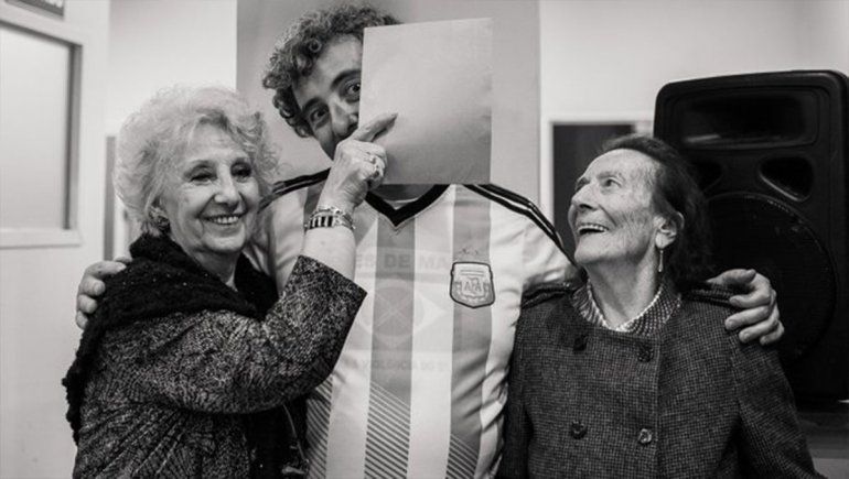 Con miles de fotos, el #ChallengeXLaIdentidad pegó fuerte en las redes