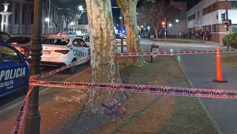 Rosario: una pelea en una plaza acabó con un muerto