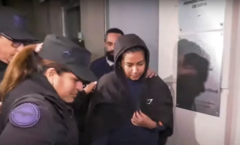 Macarena es la hija de Laudelina Peña. Macarena es la hija de Laudelina Peña.