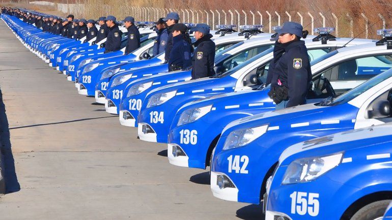 Gutiérrez anunció un incremento de sueldos a policías