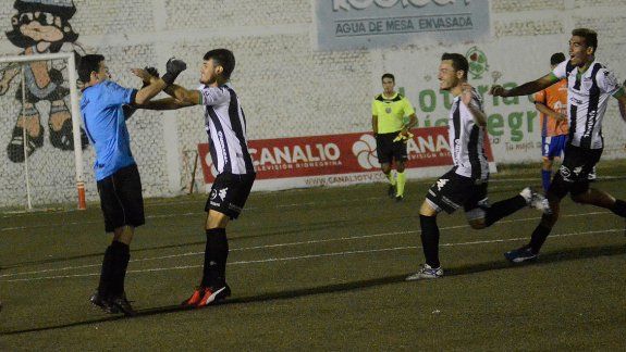 El Albinegro no pudo sostener la ventaja lograda en La Visera, pero celebró en los penales y se dio un gusto doble. Ahora, a enfrentar otro duelo regional contra Independiente.