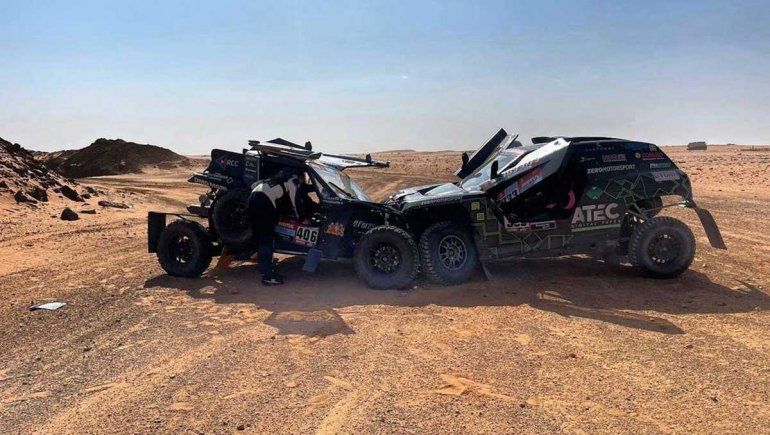 Dos pilotos chocaron de frente en el desierto durante la Etapa 7 del Dakar 2022
