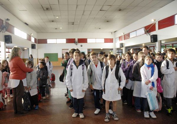 La Ayuda Escolar Anual es una asignación de pago único. La Ayuda Escolar Anual es una asignación de pago único.