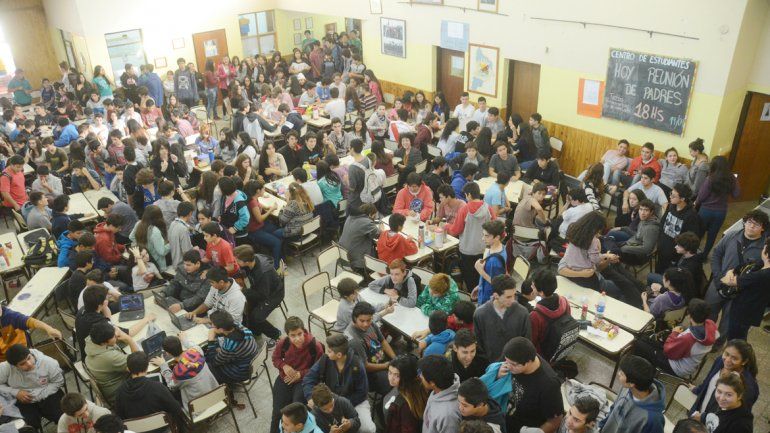 El miércoles pasado los estudiantes realizaron una sentada en el SUM.