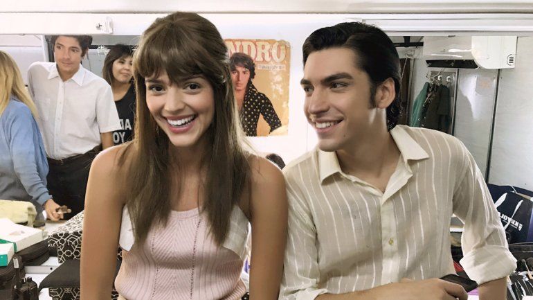 Calu Rivero en la piel del primer amor del cantante.